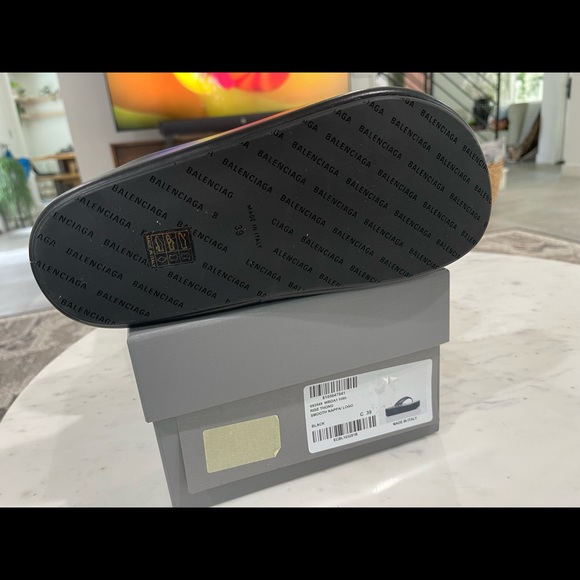 Balenciaga 
Rise Thong Sandals, Black, size 9 - Picture 3 of 4